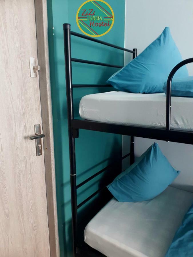 Zizi Central Hostel Варшава Экстерьер фото
