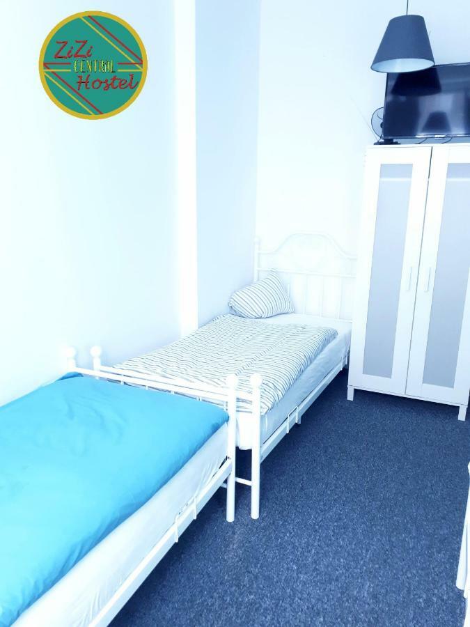 Zizi Central Hostel Варшава Экстерьер фото