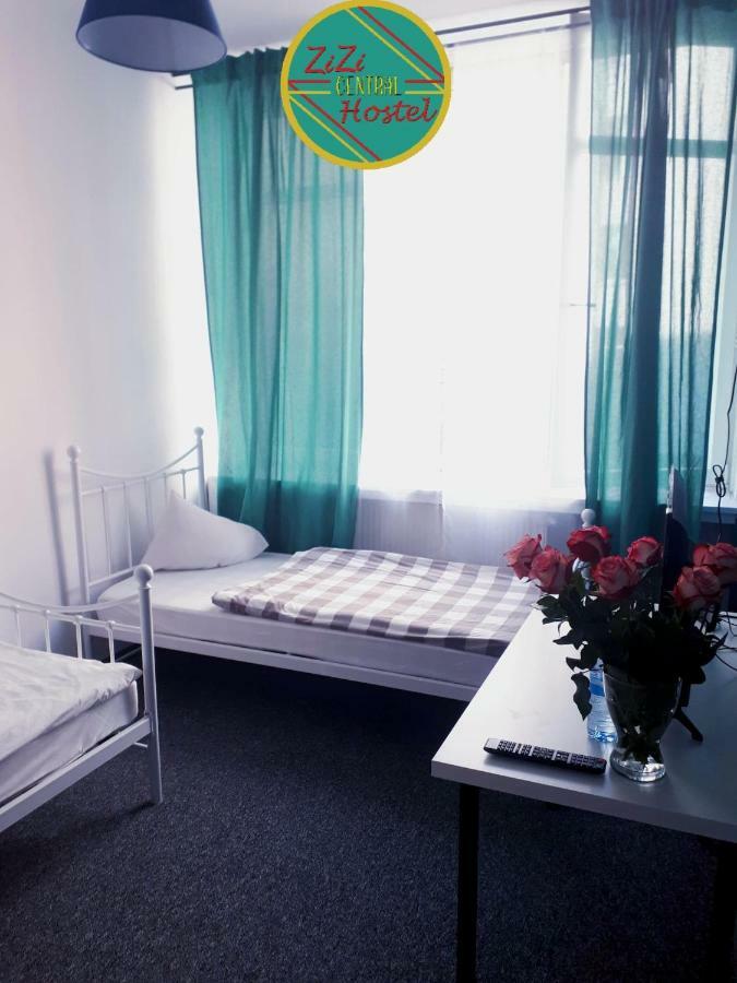 Zizi Central Hostel Варшава Экстерьер фото