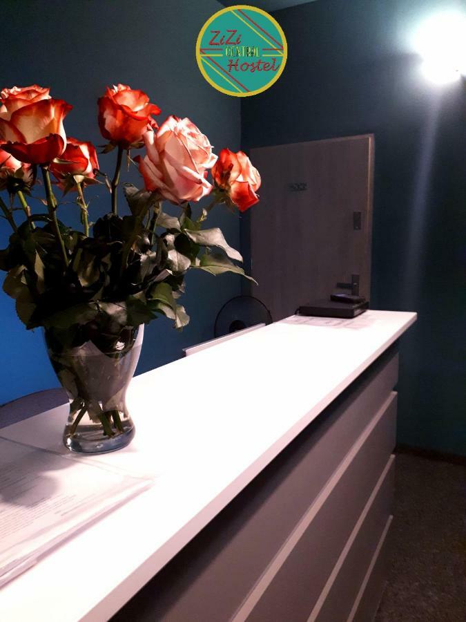 Zizi Central Hostel Варшава Экстерьер фото