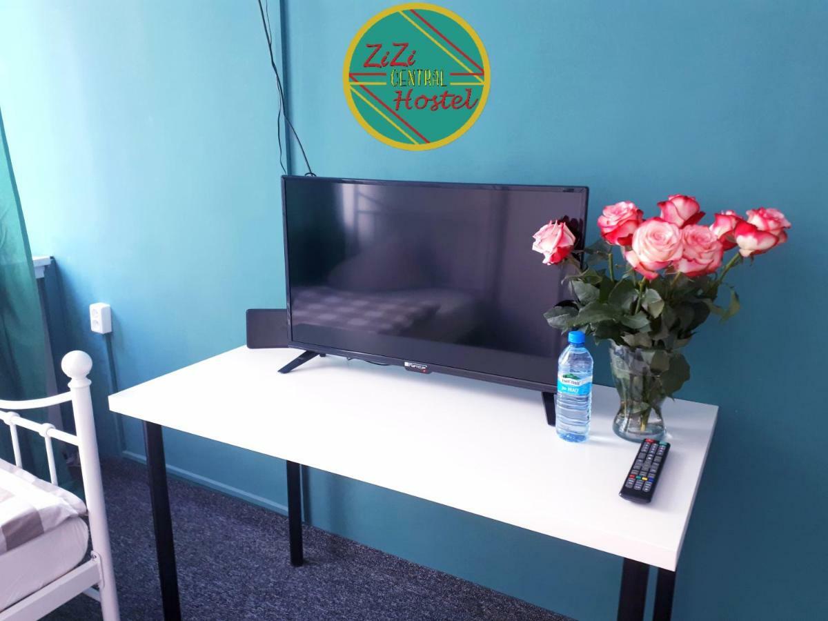 Zizi Central Hostel Варшава Экстерьер фото