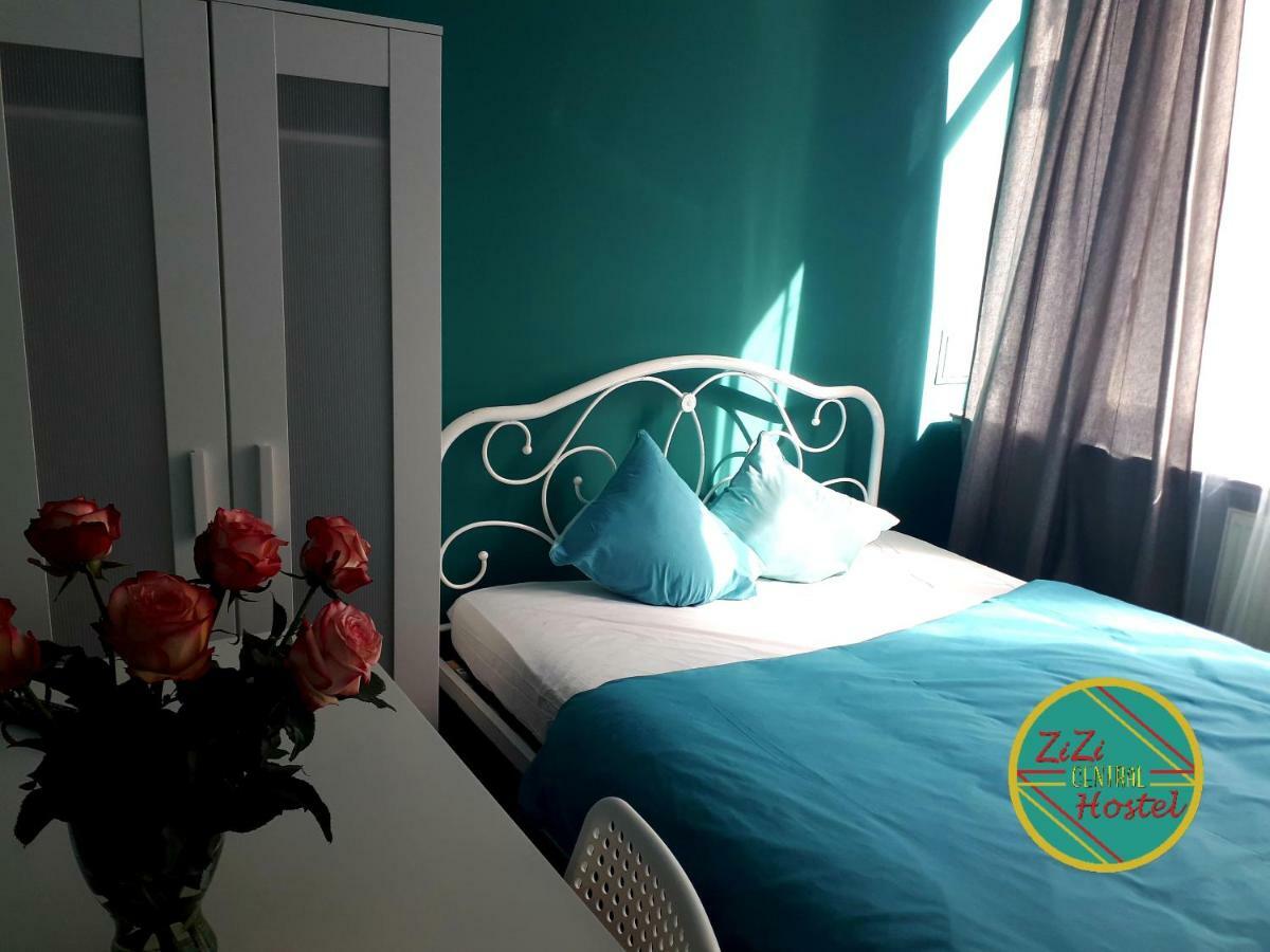 Zizi Central Hostel Варшава Экстерьер фото