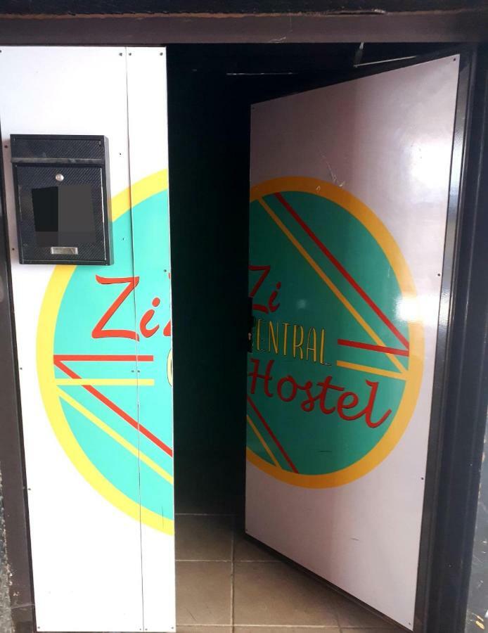 Zizi Central Hostel Варшава Экстерьер фото
